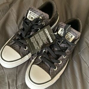 NWT Converse all stars low top limited edition size 6